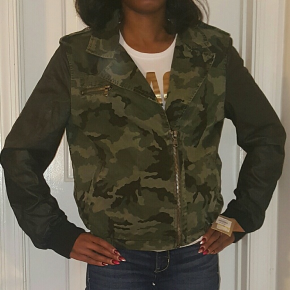 Levi's Jackets & Blazers - Levi's Cameo Jacket